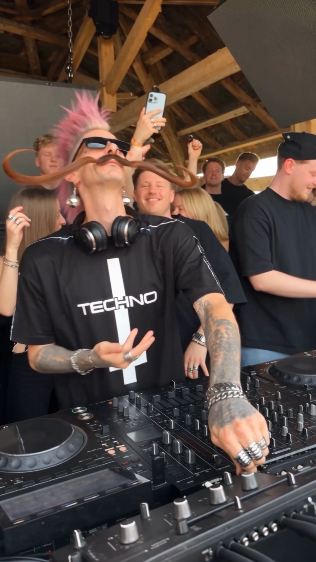 Dj 1