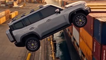 No hicimos un comercial de carros. Hicimos una escena de película. @cdementiev corre, salta, pilota, escapa y convier...