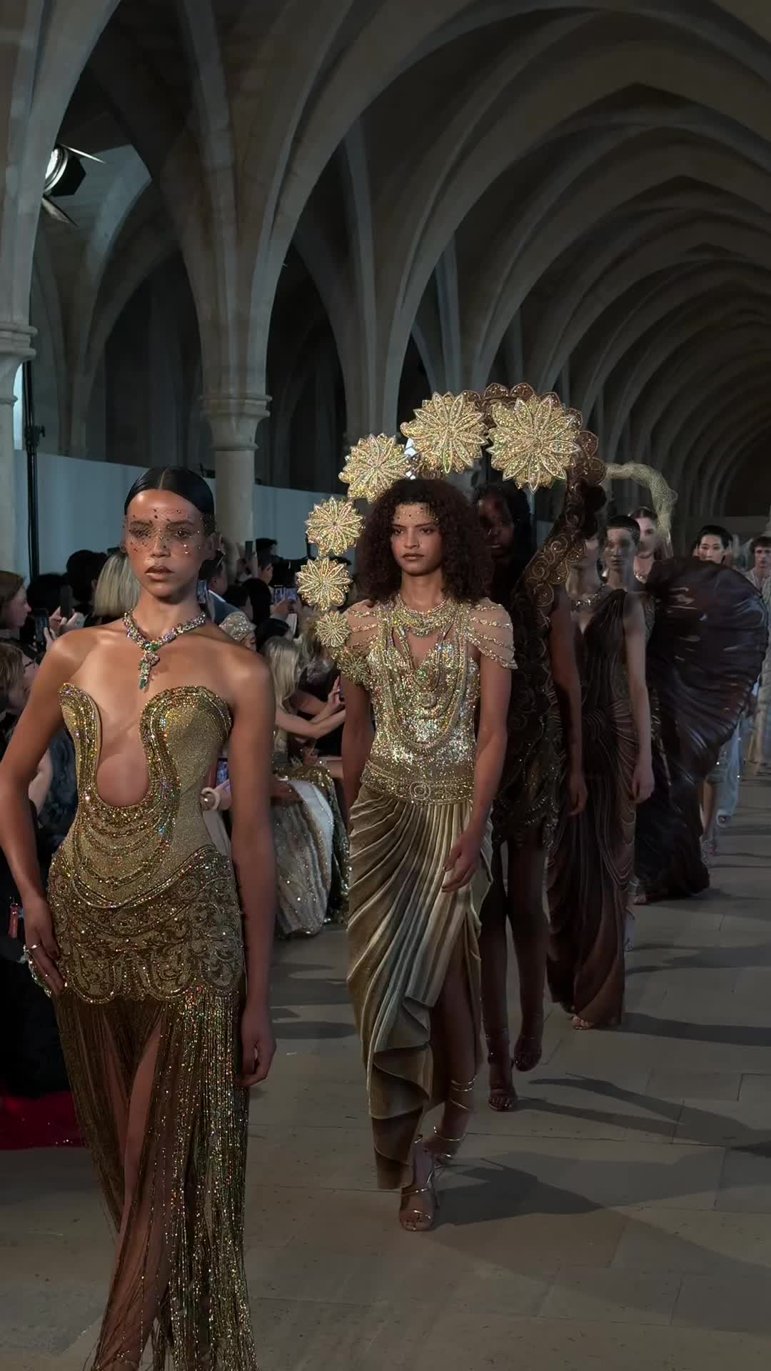 Rahul Mishra couture fashion show 💫 #pfw #coutureweek #fashionweek #fashionshow #rahulmishracouture