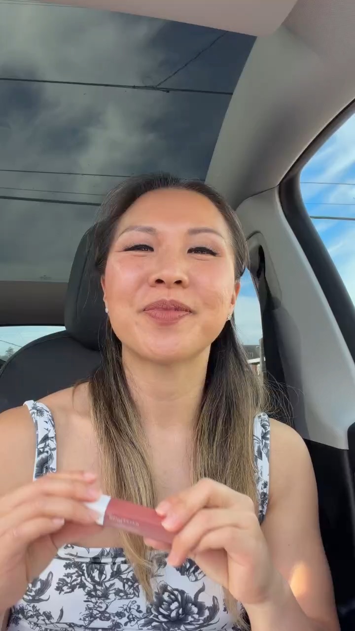 Beauty & Makeup Product Demo, Tutorial, Problem Solution