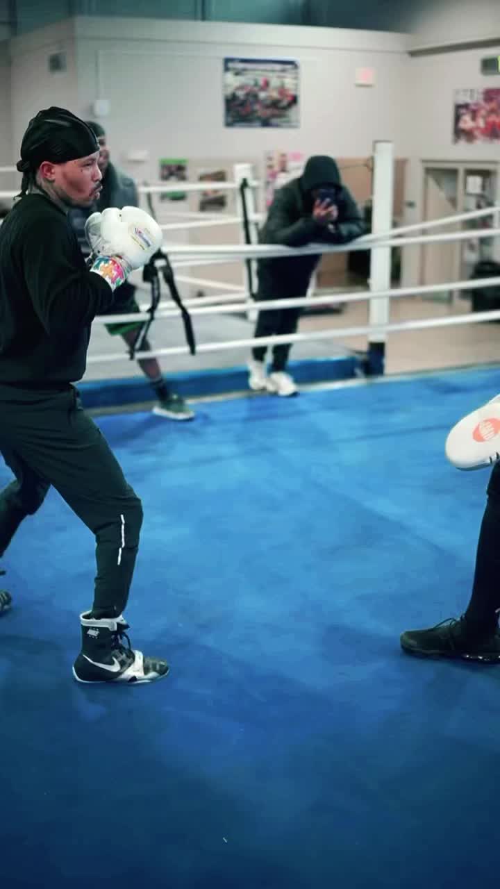 Tank Davis on fire 🔥🔥#gervontadavis #tankdavis #boxing #fyp #viralvideo #boxingislife #padwork #gervonta