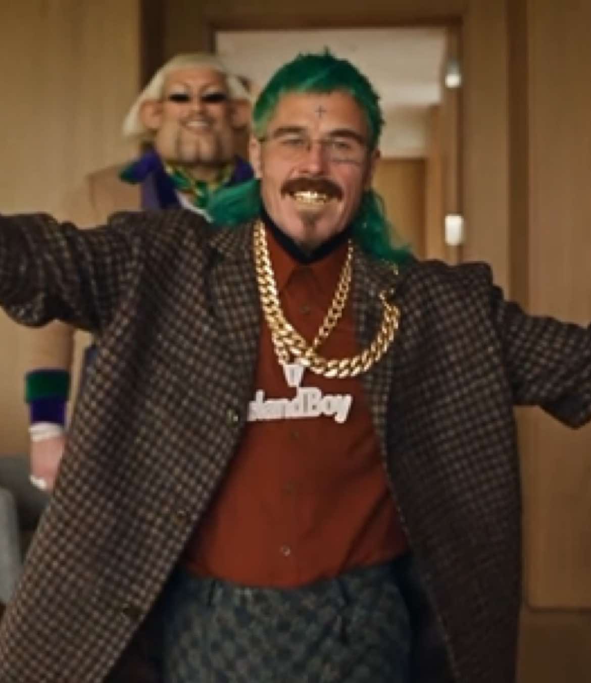 Drake didn't show up on set, so DJ Khaled had to call a real Boomer to save the music video 🎓💸 While others dream o...