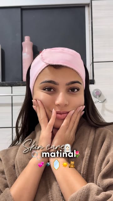 Cadê as meninas que amam se cuidar? 💞🫧🧸🧴🌷 - para uma manhã produtiva, primeiro fazemos nosso skin care 🎀🧴🫧 ....