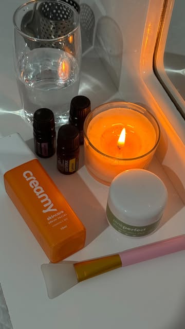 “Silêncio, que o momento terapêutico de uma jovem senhora começou.” 💖🧖🏻‍♀️🚿🫧 . . #altocuidado #altocuidado❤️ #mo...