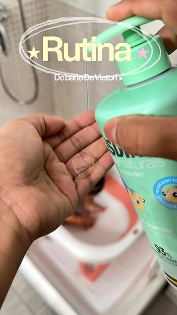 Hay decisiones de maternidad que nunca han sido negociables para mí. 🤍 Una de ellas: cuidar la piel de Victoria desd...