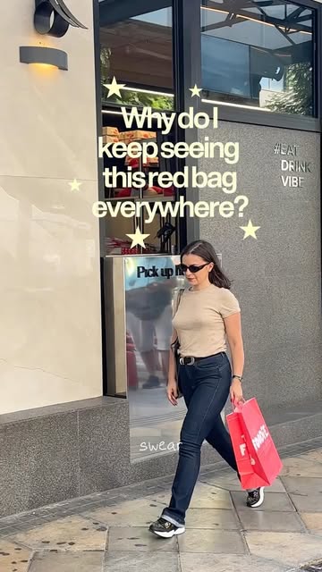 I kept seeing this red bag everywhere… so I went to investigate 🕵🏻‍♀️ @thefoodiebar__ #thisisad #thefoodiebar #food...