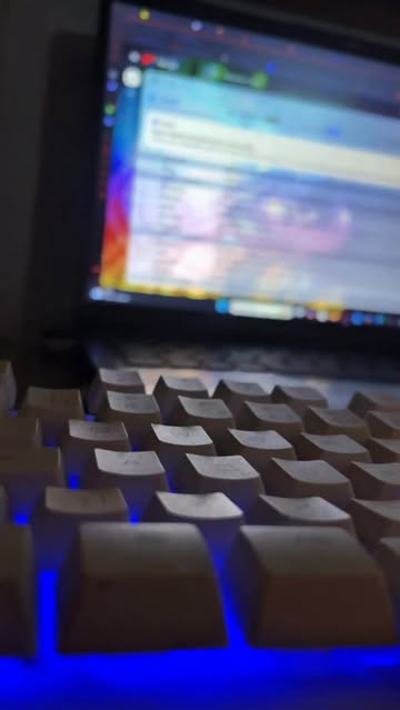 Internet dentro e fora de casa 💙 É TIM PRA TUDO! 600 MEGA de internet pra casa + 70 GB pro celular + Globoplay inclu...