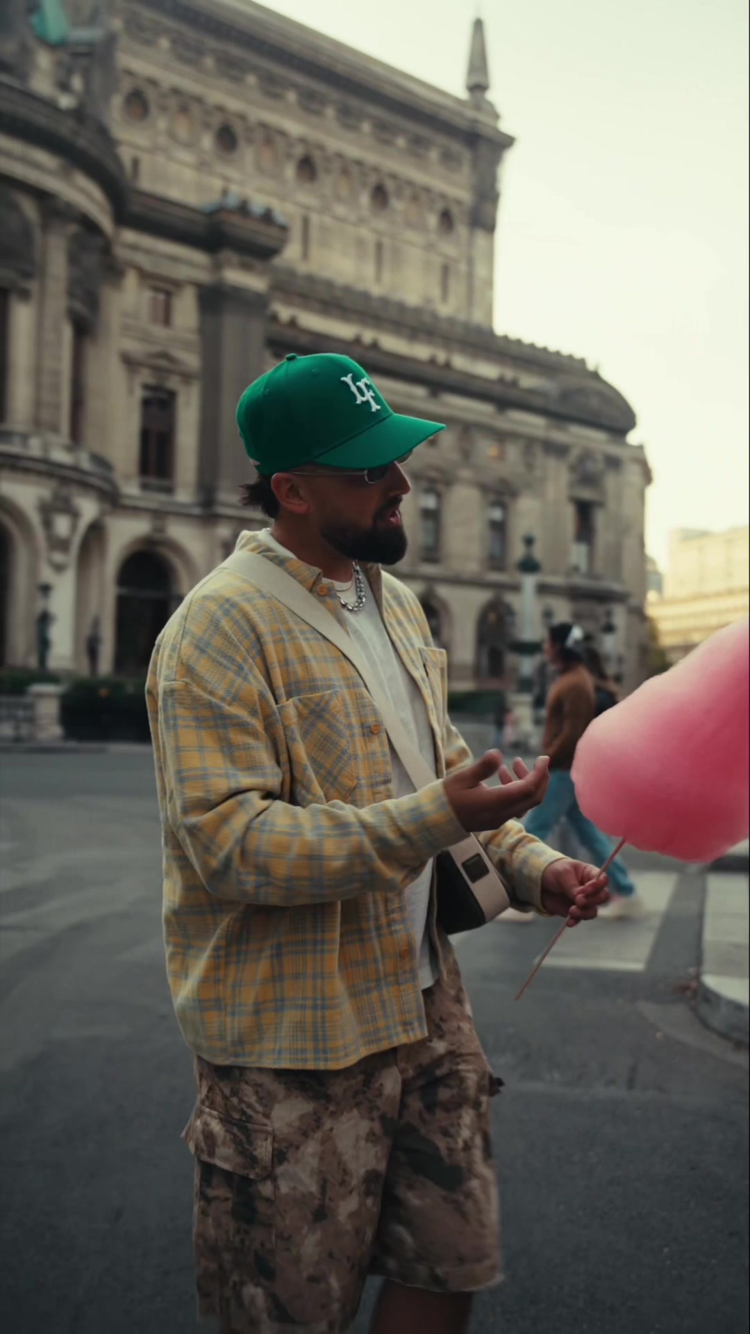 Elle aime quand j’suis en rose comme une barbe à papa 🫦. #vacra #larvfleuse #filleapapa #tiktokmusic #newmusic