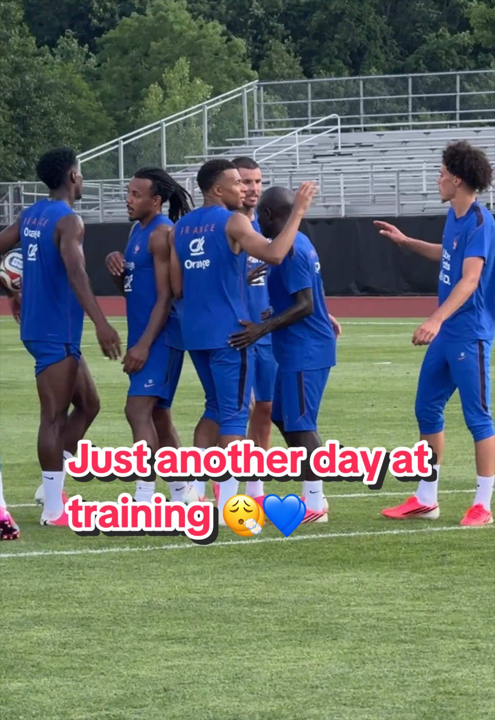 Just another day at training 😮‍💨💙 #EquipeDeFrance #SportsTiktok #Football #WorldCup