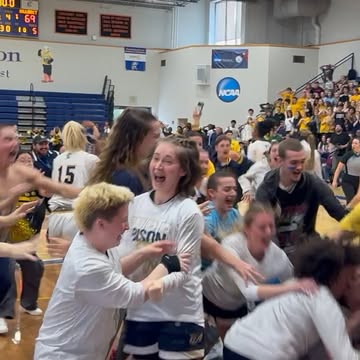 Gallaudet's game-winner at the buzzer to win the 2025 United East Women's Basketball championship!!!! #GUBison | #d3h...