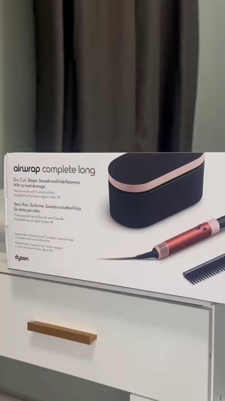 Dyson unboxing