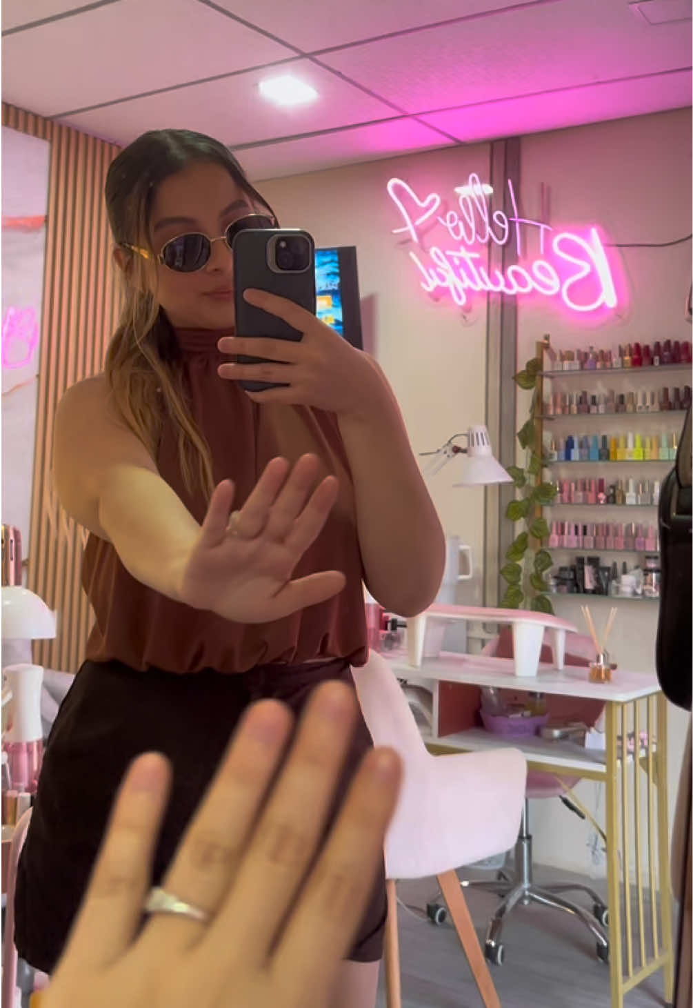 Un vlogsito de mi cita de uñas en @Dayi Nails Art la mejor en hacer Uñitas y en consentirme siempre 🩷 Les dejo el nu...