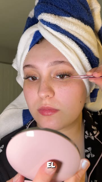 💗 Si siempre has querido usar pestañas pero no sabes cómo ponértelas… este tutorial es para ti ✨ Te enseño paso a pa...