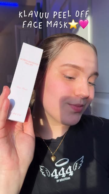 Trying the Klavuu peel-off mask for the first time! ✨ I loved how satisfying it was to peel off, and my skin felt ref...