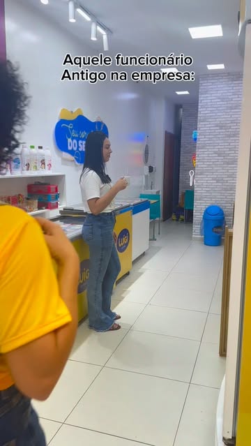 Vê se eu aguento essa funcionária 🫣 #meme #videoviral #viral #luigi #sorveteria