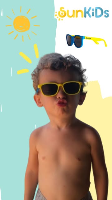 Olha só quem está testando o óculos da @sunkidsoficial_ Ele puxa, dobra , brinca… e nada de quebrar! Aprovado pelo Ma...