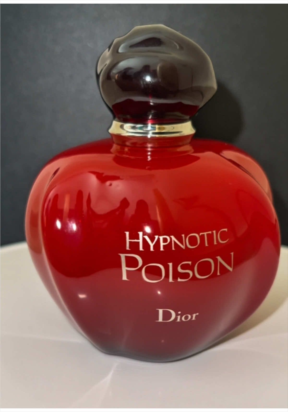 The art of a signature scent... ✨ Rate this aesthetic from 1-10. #ugccreator #aestheticvlog #luxuryreels #foryou #dio...