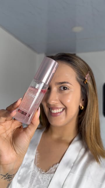 Aquí les dejo el secreto para tener un maquillaje jugoso, hidratado y que no quede con ese efecto pastel que odiamos...