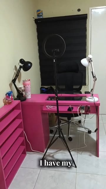 ✨ ¡Acompáñame a armar mi nuevo rincón creativo! 🎬💖 Aproveché un espacio en el cuarto de mi bebé para transformar mi...