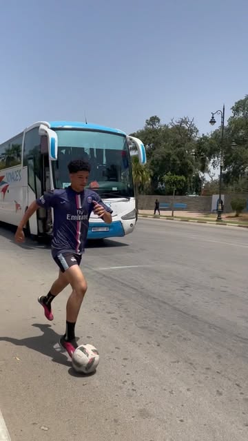 كان هنا 😅🔥🚎 #مراوغة