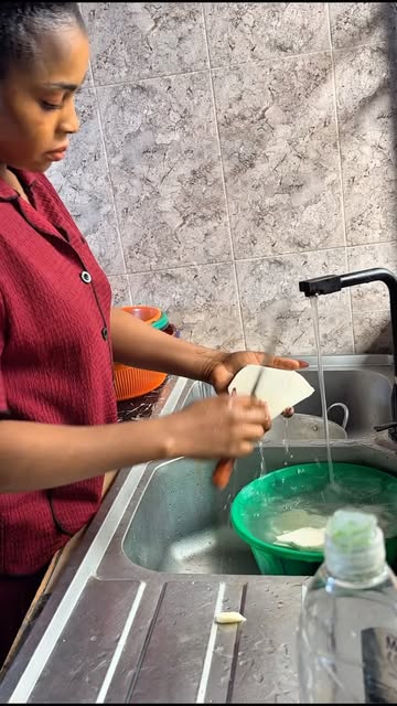 It’s easy to cook so I find myself cooking it most times #vlog #cookingvlog #saturday #spendthedaywithme #storytelling