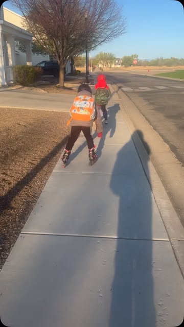 SchoolRoll 🍁🌷🌞 it’s good time for me and my kids to get a fresh air in the morning 💪🏻