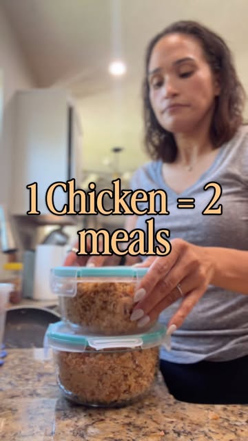 Meal prep in 17 seconds: 1 chicken = 2 bowls ready 💪🏼 Guarde los huesos para hacer chicken broth next video 😉 Foll...