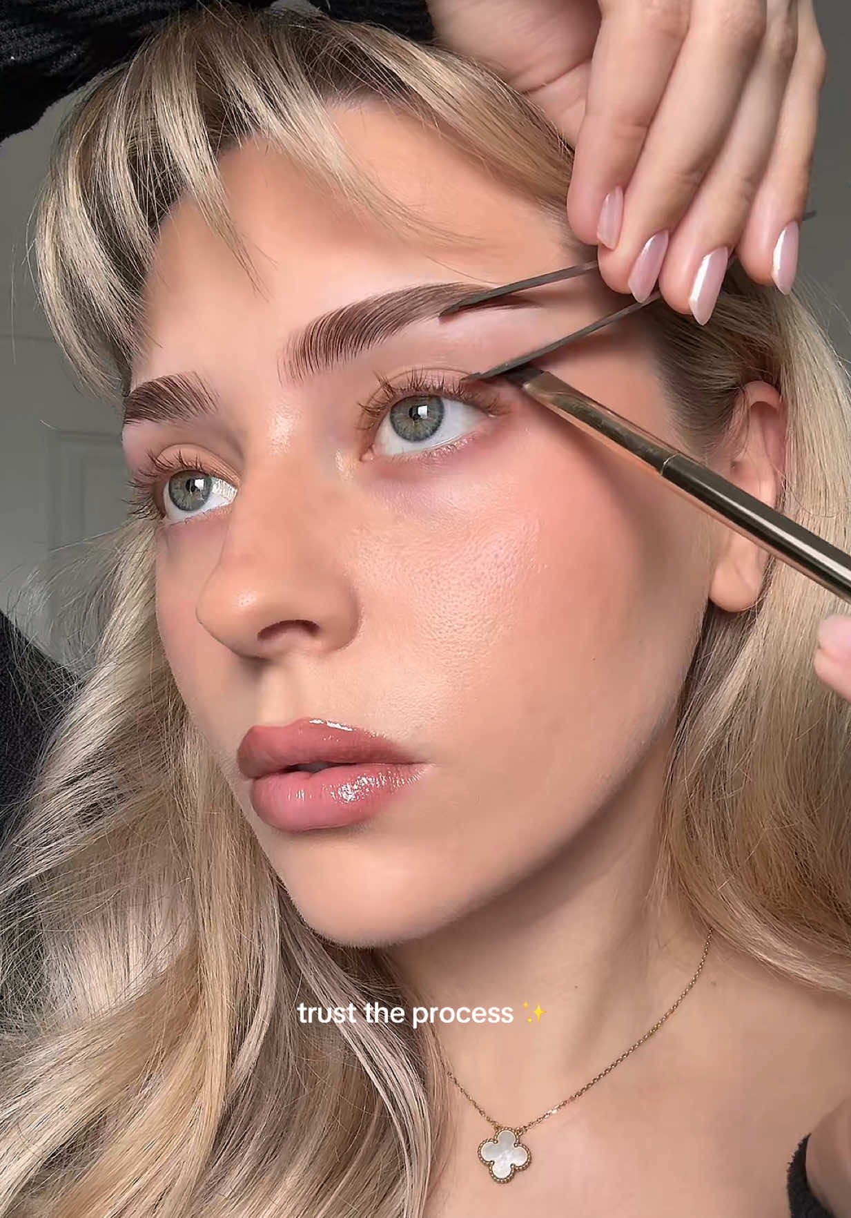 trust the process✨✨ following @Anna Beauty Creator tutorial 🫶🏼 products i used: @Huda Beauty creamy obsessions grei...