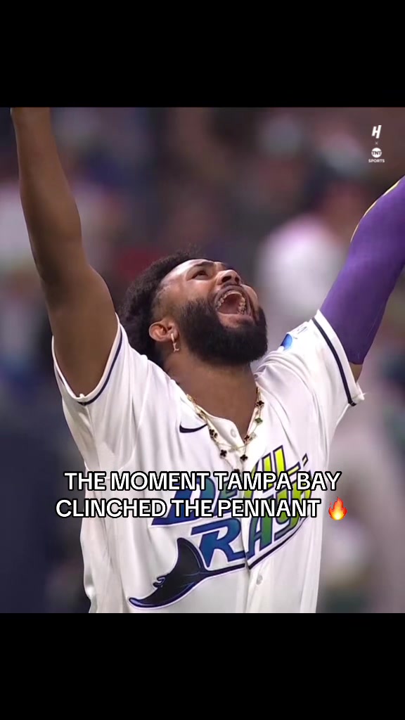 HOW CAN YOU NOT BE ROMANTIC ABOUT BASEBALL? 🤯🤯 #MLB #baseball #rays #WorldSeries #alcs