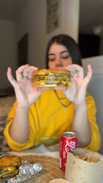🔥 Una triple que habla por sí sola 🍔🤤 @panchoris_lp