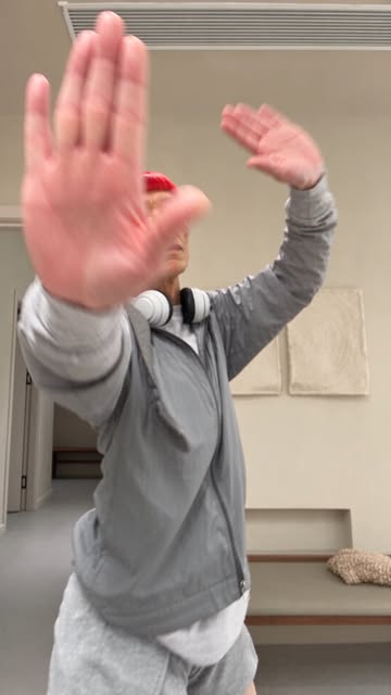 Grandpa just learned the trend 🕺🎧 I made this with @higgsfield.ai genjutsu #higgsfieldpartner #higgsfield