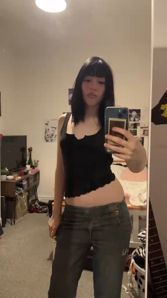 vintage 90’s low rise jeans - button detailing