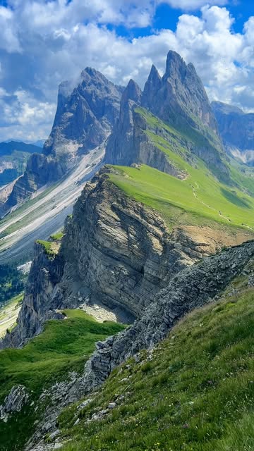 This is INSANE #nature #beautifulview #hiking #mountains #travel