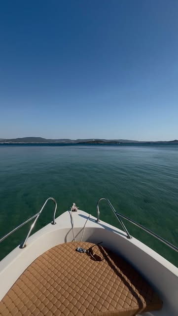 Kada neko pokušava da te ponizi, najčešće želi reakciju — da se braniš, opravdavaš ili dokazuješ. Ne daj mu je. 1. „M...