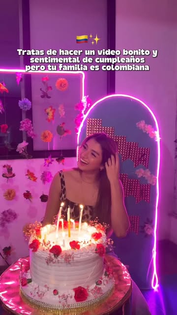 Aquí tratando de hacer un video sentimental y lindo pero mi familia no es de ese vibe.😗😅😂 Colombianos alegres y re...