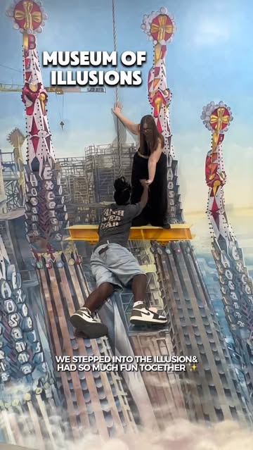 We found such a fun date idea in Barcelona 👀 En colaboración con @illusionsmuseum.bcn Museum of Illusions in Barcelo...