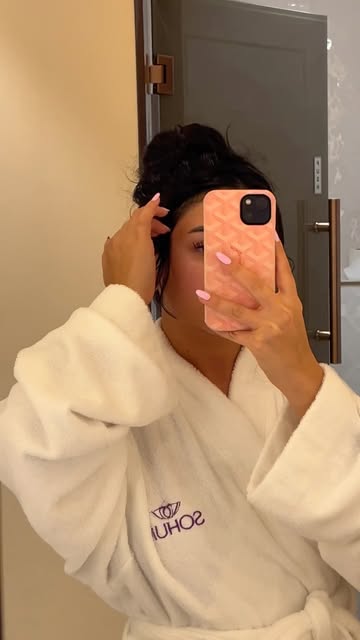 A little spa reset day at @sohumwellness.ae ✨🧖‍♀️💆🏻‍♀️