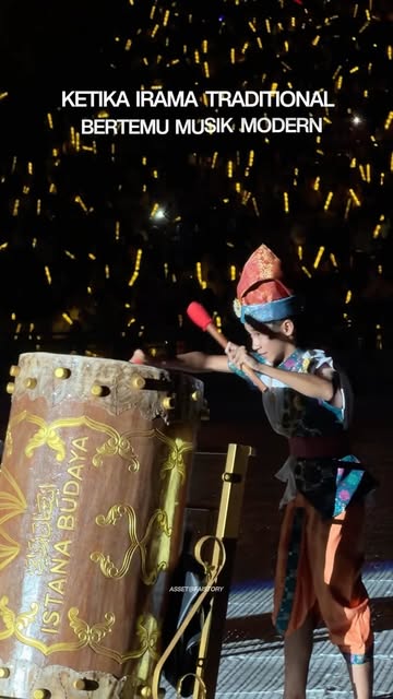 Merinding menyaksikan irama tradisional nusantara berpadu dengan musik modern. Satu suara, ribuan kenangan. 🇲🇾🇮🇩�...