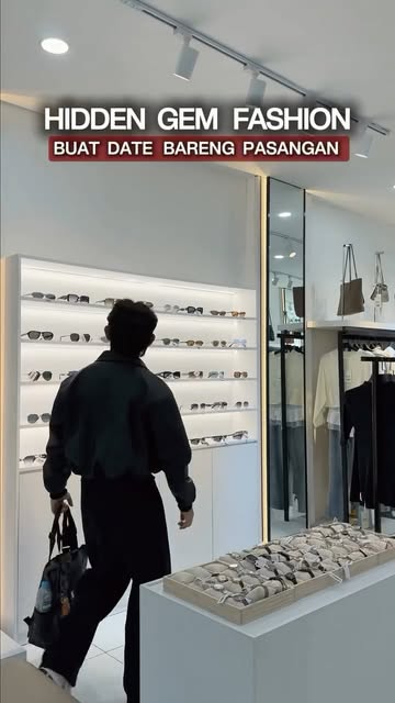 Hijab mulai Rp18 ribuan, outfit Rp90 ribuan, sampai aksesori & parfum mulai Rp80 ribuan! 😳🔥 Nggak perlu jauh-jauh k...