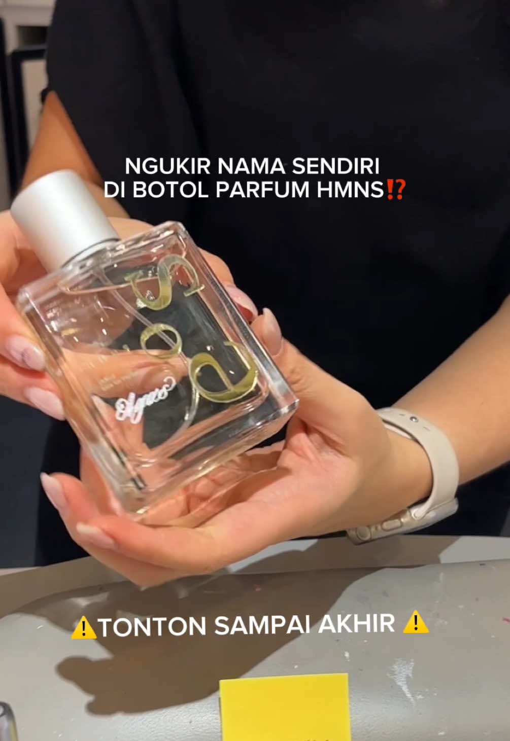pecinta hmns mana nih?! bisa langsung cus ke hmns offline store terdekat untuk beli parfum + ukir nama kalian sendiri...
