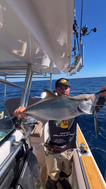 Pescaria boa não é medida só pelos peixes no barco. É medida pelas risadas, pelas histórias que vão ser contadas por...