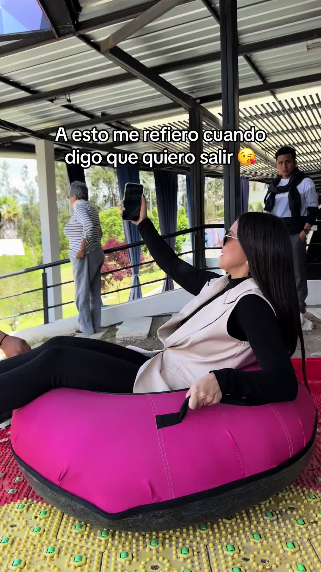 Amo estos planes 🎢🤣 #vi #resvaladeradecolores #inflables #resvaladera #toromecanico #viral_video