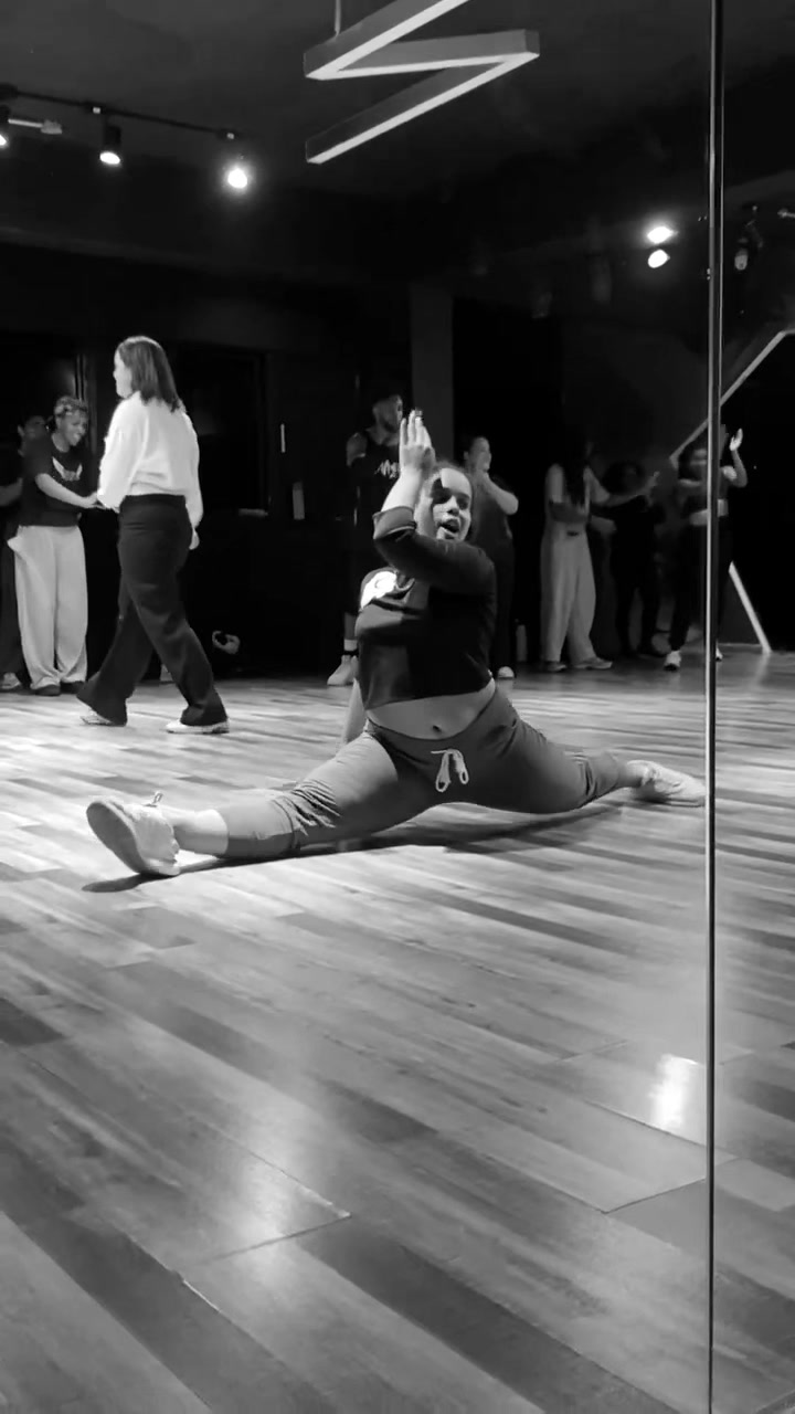 Slide on me like cha - cha @TYLA @Becky G #complimentary#complimentaryractice #dancecoreography #coreography