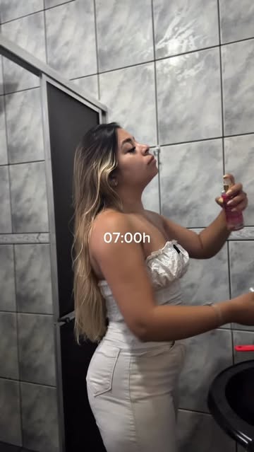 Não, não é pq eu quero dormir até mais tarde. Quem me dera 🥲 #lashdesigner #rotina #maternidade #viral #vlog