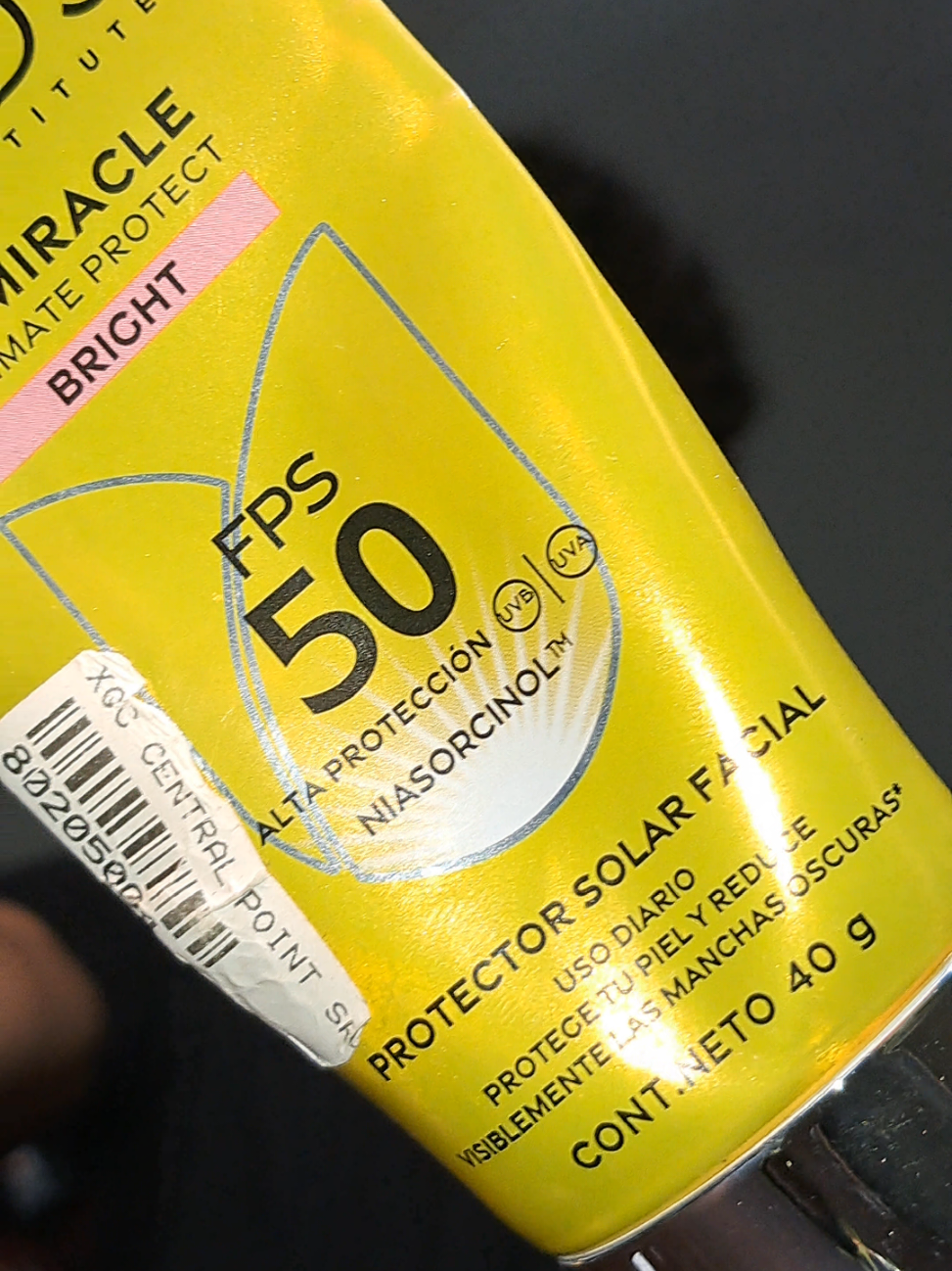 Gel hidratante vitamina C & Protector solar facial uv miracle con niasorcinol . . . . . . . . . . . . . . . . . #pond...