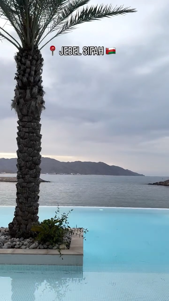 ⁨ Staycation in jebel sifah ‪@room.r9‬ 🔹 مميزات الاستوديو :�🛏️ غرفة نوم بسرير مزدوج وفراش اضافي �🌿 جلسة خارجية�🏊‍...