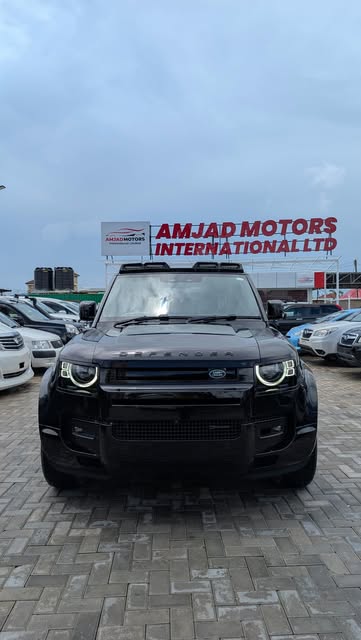 Review on Land Rover Defender 110 2022 model Reviewer : @iss_annaahh_ Director: @mimi_dodo10 Car owner: @amjad_motors...