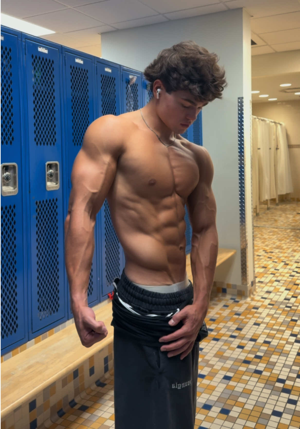 Getting there #Gymtok #fyp #gymmotivation #aesthetics #viral