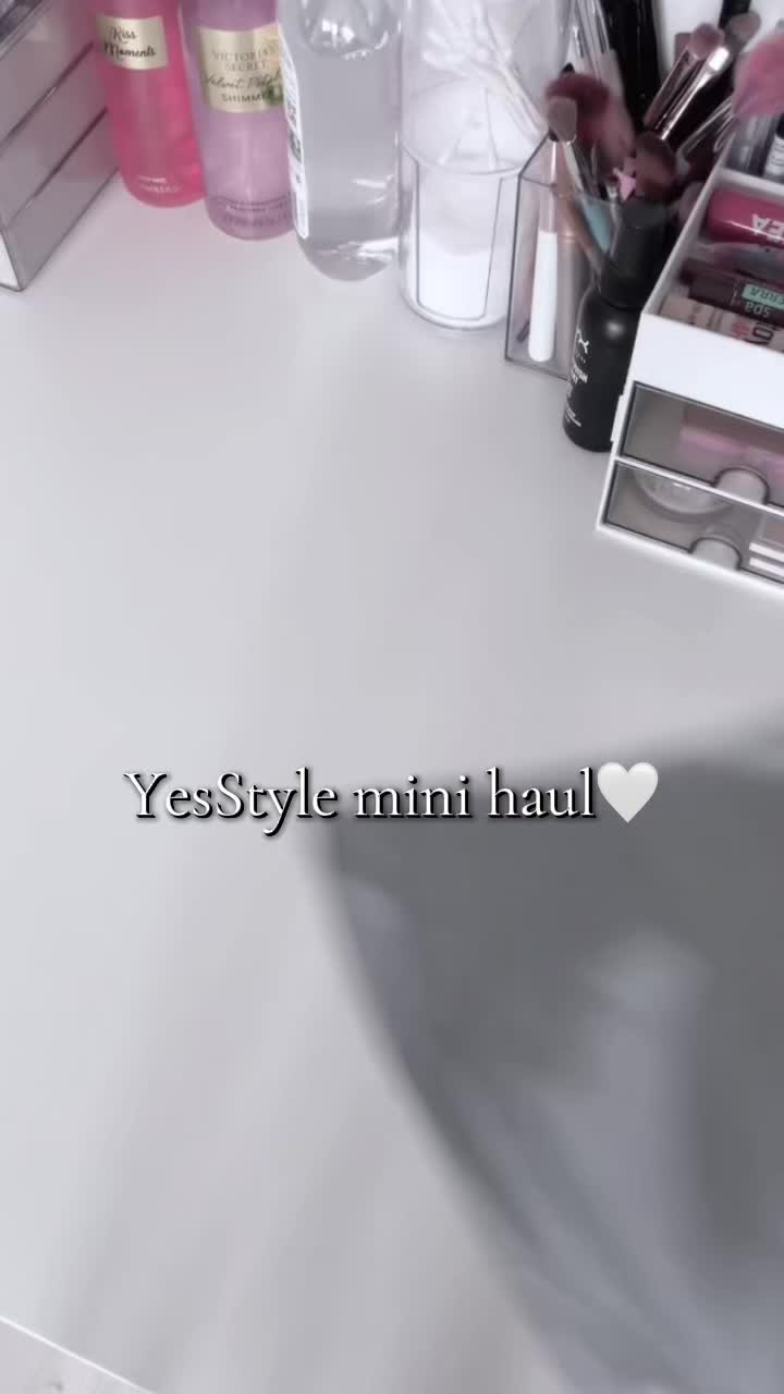 Mini YesStyle haul🤍 @YesStyle #yesstyle #yesstylehaul #yesstyleinfluencers #fyp #virlavideo #skincare #koreanskincar...