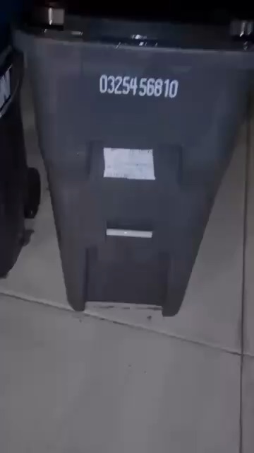 Trash can cleaning side hustle